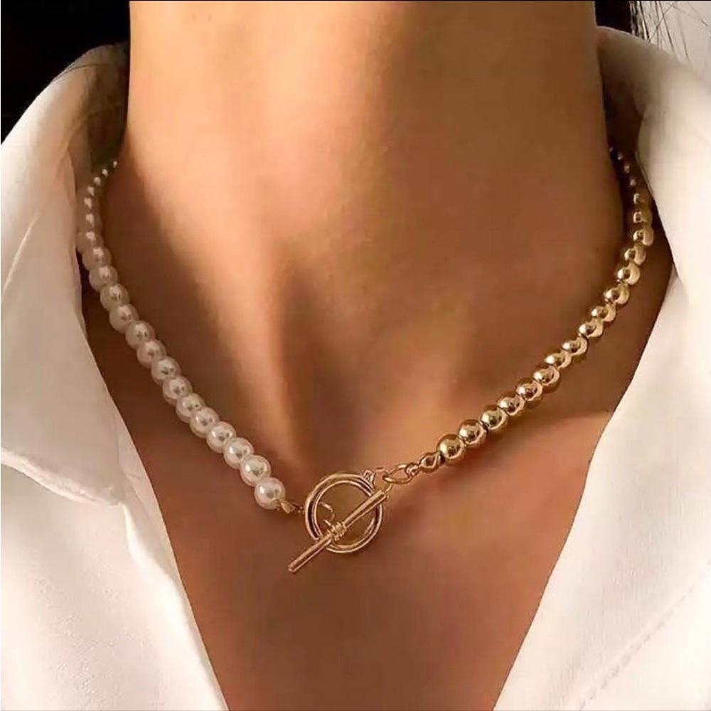 💗 NEW Gold/Pearl Necklace 💗